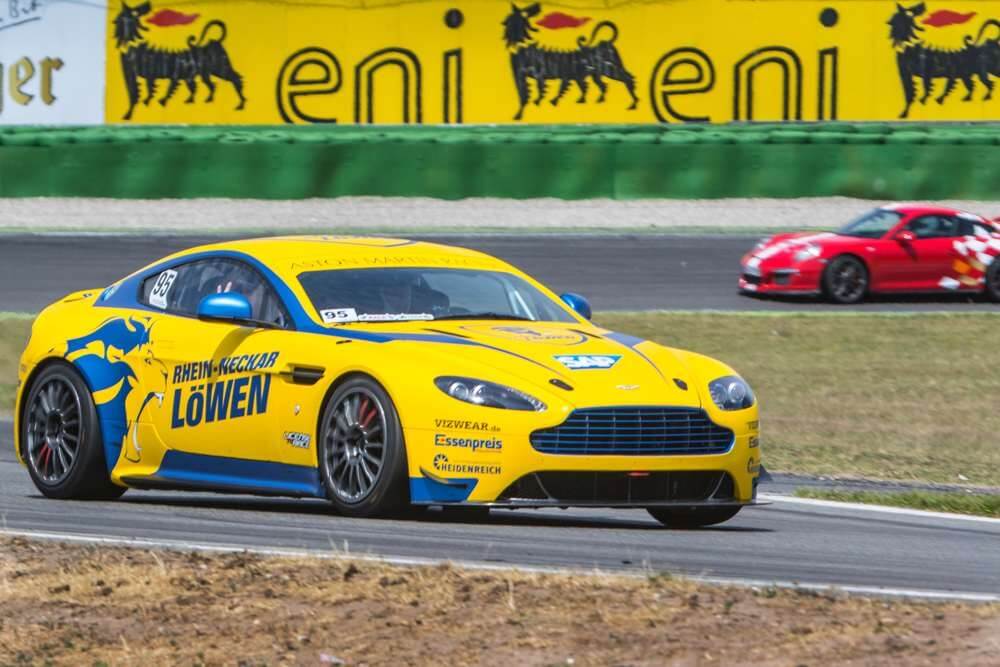 License to race präsentiert den Aston Martin GT4 der Löwen Bild: AS Sportfotos