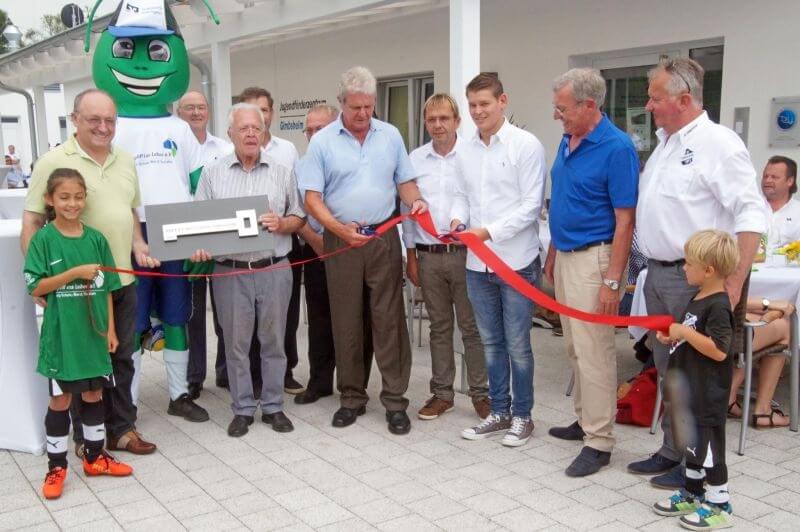 (von li nach re):  Gerd Oswald, Maskottchen Toni, Anton Nagl, Dietmar Hopp, Horst Heller, Nico Marquardt, Dietmar Pfähler, Karlheinz Belzer Foto: AIL