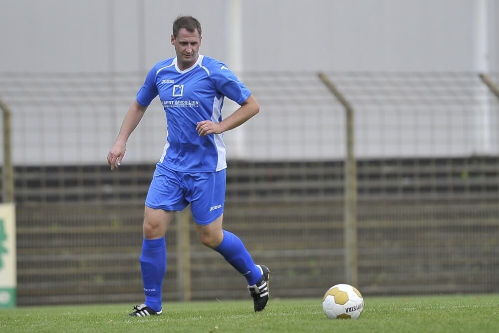 Rafal Dach coacht den Kreisligisten MFC 02 Phönix Mannheim. Der ehemalige polnische Juniorennationalspieler hier bei einem All-Star-Spiel. Archivbild. Foto: SPK
