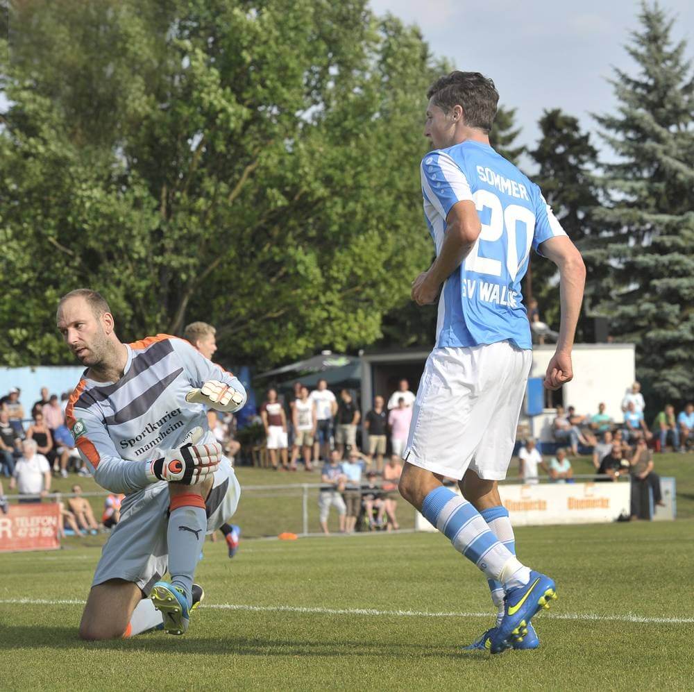 Waldhofs Neuzugang scheitert in dieser Szene an Heddesheims Keeper Daniel Tsiflidis. Aus dem Testspiel SVW-Heddesheim (4:1) Bild: Rafael Kowollik