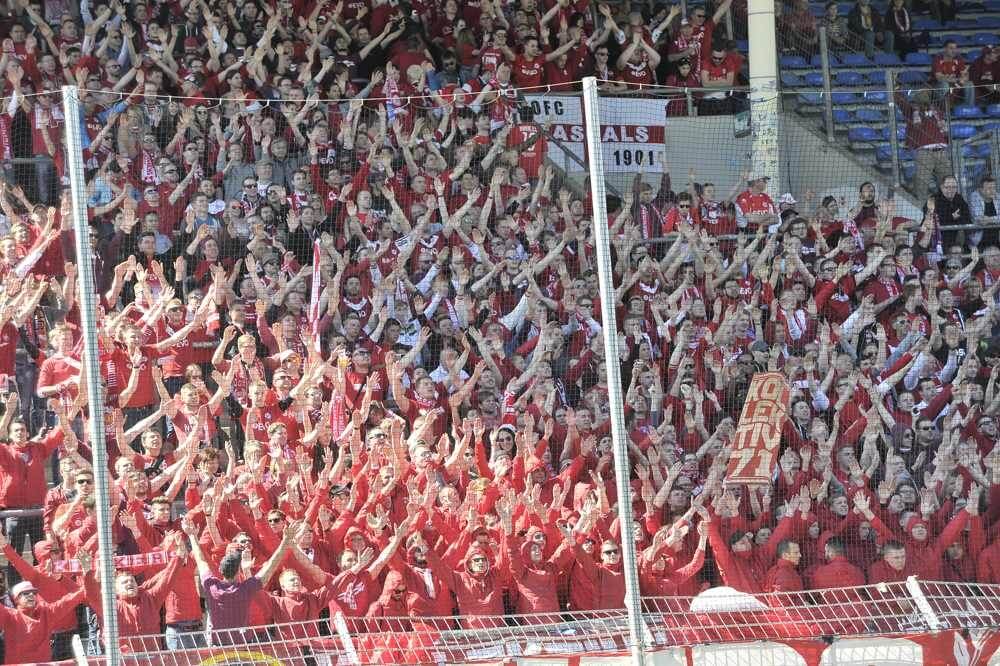 Offenbachs Fans hatten Grund zum jubeln. Am 3. Spieltag feierte der OFC seinen ersten Saisonsieg. Bild: AS Sportfotos