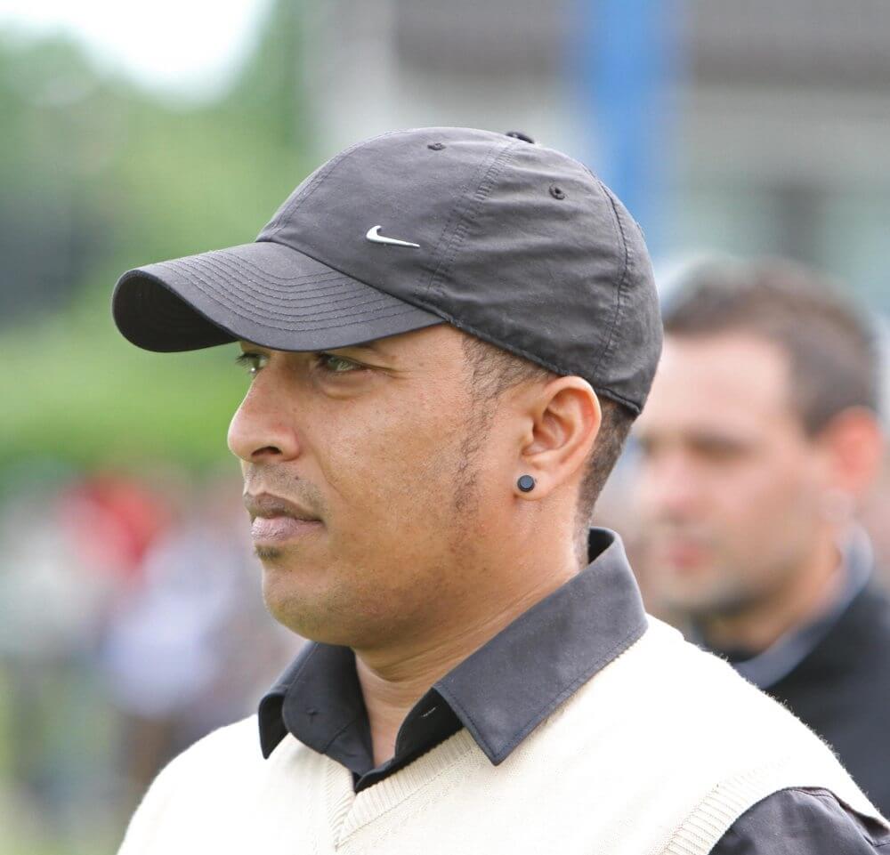 Rohrhofs Coach Musie Sium nahm in der 80. Minute sein Team vom Platz. Bild: lofi