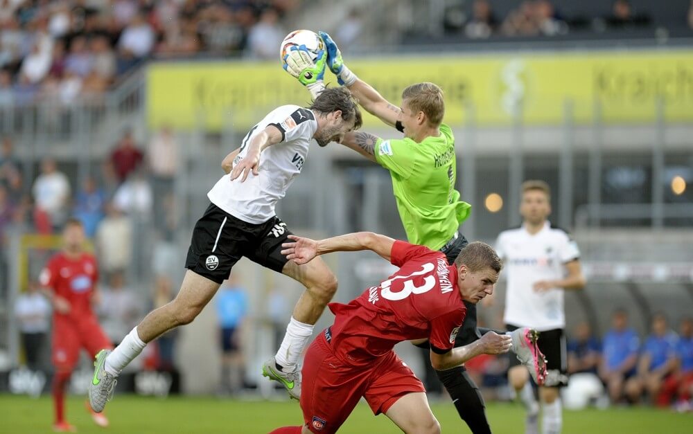 SV Sandhausen vs. 1.FC Heidenheim 2015 10 Robert Zillner SVS-1 TW Jan Zimmermann-23 Kevin Kraus Bild: AS Sportfotos