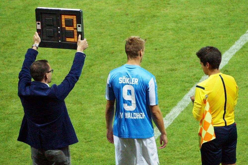 Marcel Sökler ist back! Der Angreifer kam nach langer Verletzungszeit zu seinem ersten Kurzeinsatz. Bild: R. Müller-Immer-svw