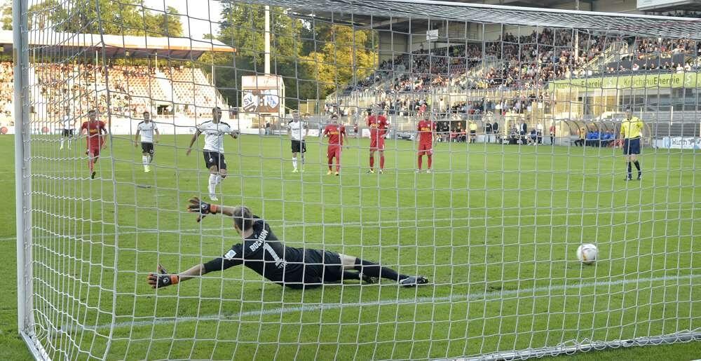 SV Sandhausen vs.VfL Bochum 1848 ... 1-1 von Andrew Wooten durch einen Strafstoß. Bild: AS Sportfotos