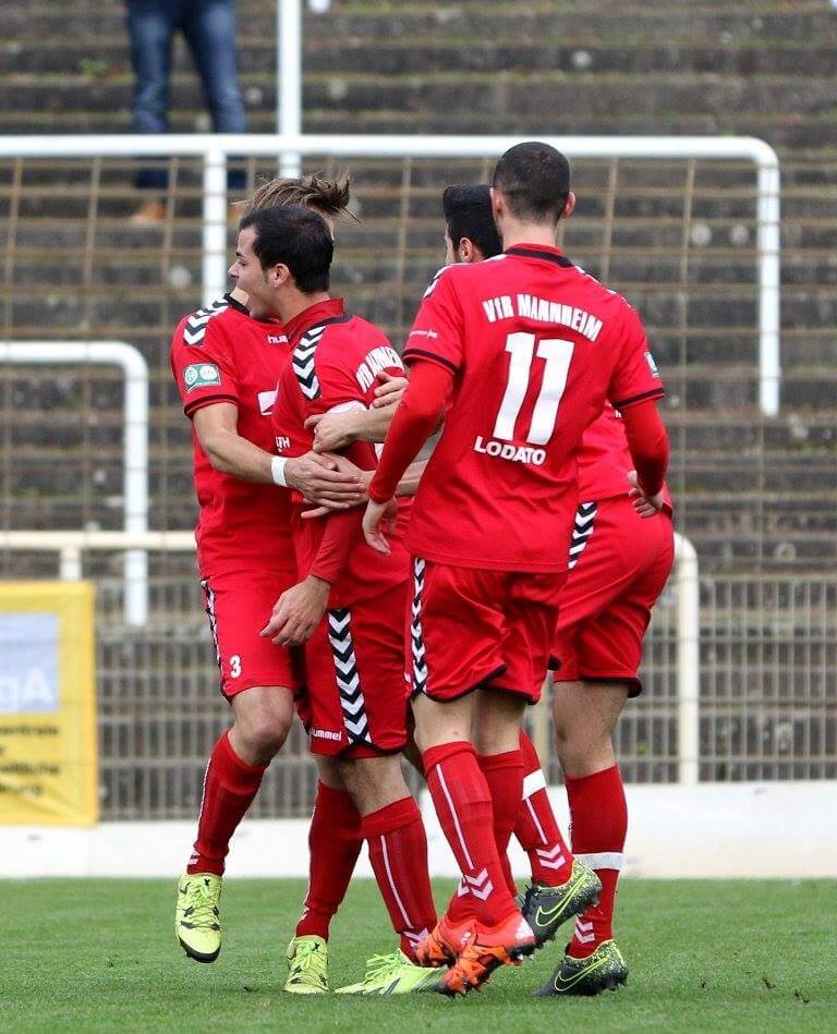 Gleich sechs Mal durften die VfR-Spieler in Höpfingen einen Treffer bejubeln. Foto: VfR