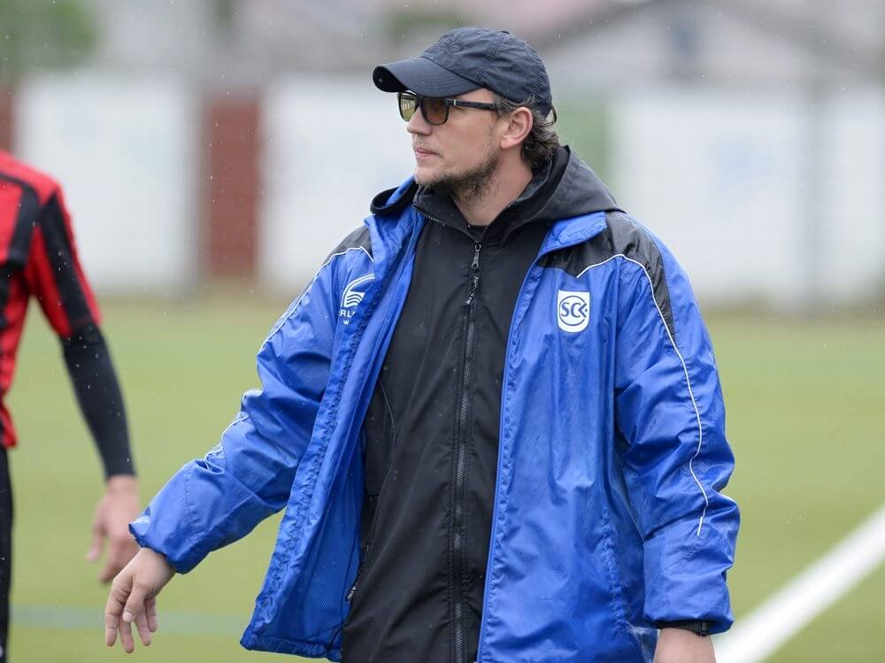 Marc Ritschel kann wieder aufatmen. Für die Rückrunde scheint der Käfertaler Trainer eine schlagkräftige Mannschaft auf die Beine zu bekommen. Bild: Berno Nix