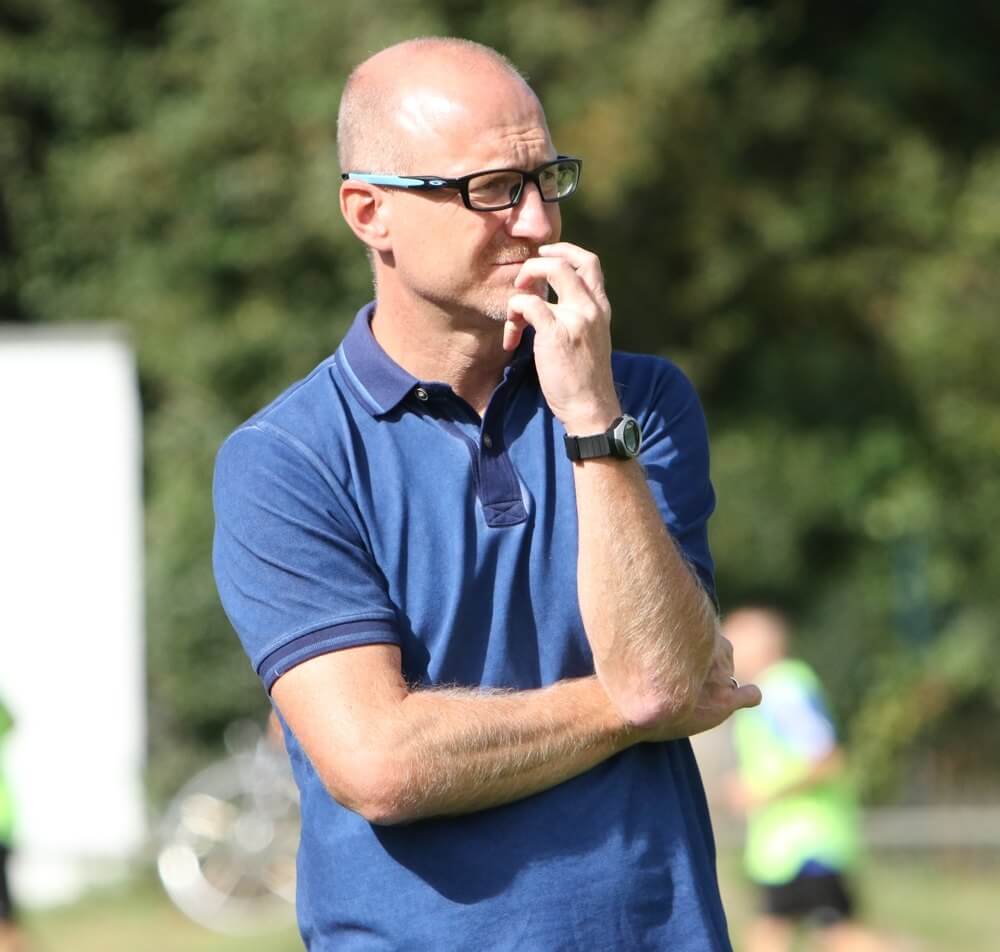 Ketschs Trainer Frank Eissler hat sein Team auf Platz 2 geführt. In Friedrichsfeld gelang ein 0:4 Sieg.  Bild: lofi