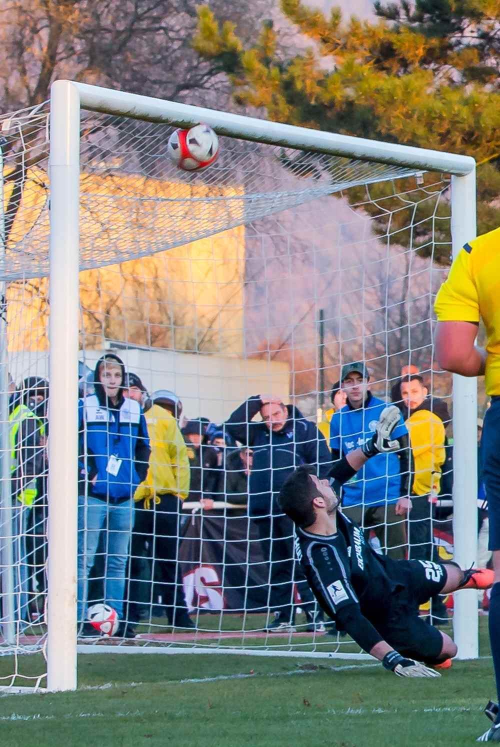 SG Heidelberg-Kirchheim düpiert Regionalligisten SV Waldhof ++ 7:6 (0:0, 0:0) n. Elfmeterschießen ++ DFB-Pokal „Ade“