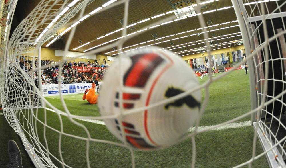 Das Rhein-Neckar-Hallenfußball-Turnier um den Sparkassen-Cup startet am Freitag, den 06.01.17