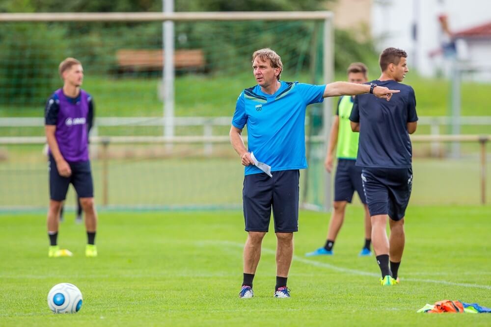 SV Waldhof mit 5:0 (3:0) Sieg über TuS Mechtersheim +++ Muss Trainer Gerd Dais für das Trainingslager passen?