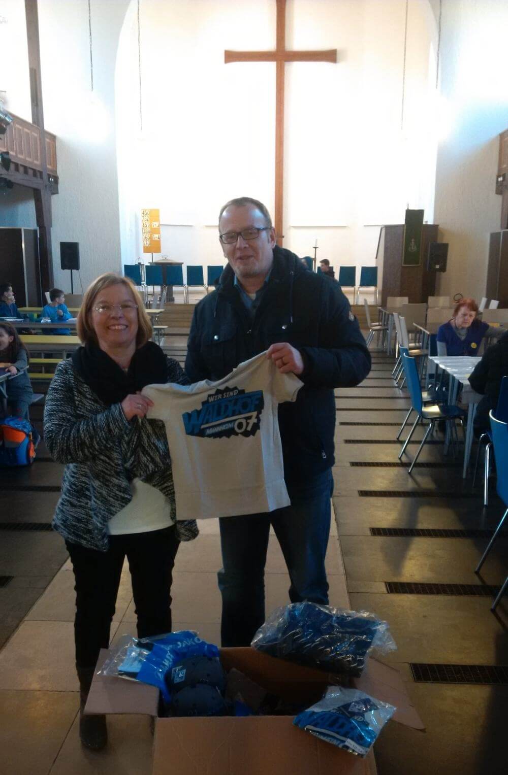 PRO Waldhof e.V. übergibt Spende an den „Mittagstisch Waldhof“