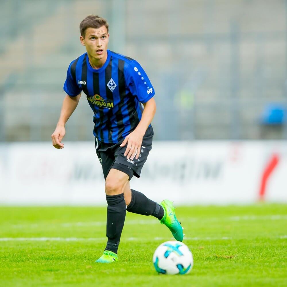 Waldhof Mannheim besiegt den Verbandsligisten VfB Gartenstadt mit 5:0 (2:0)