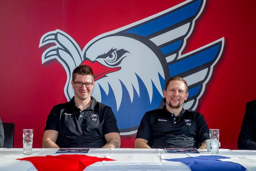 Zwei Adler-Legenden sagen „SERVUS“ – offizielles Abschiedsspiel für Jochen Hecht und Ronny Arendt