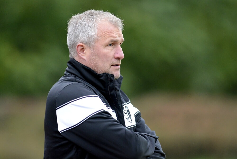 Olaf Preuß wechselt von der Trainerbank in die Sportliche Leitung der Fußballer.  Bild: Berno Nix