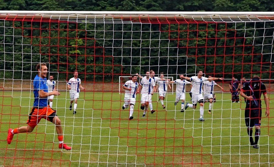 Der FK Srbija Mannheim verliert nach einem 4:4 nach Verlängerung im Elfmeterschießen. Bild: Berthold Gebhard