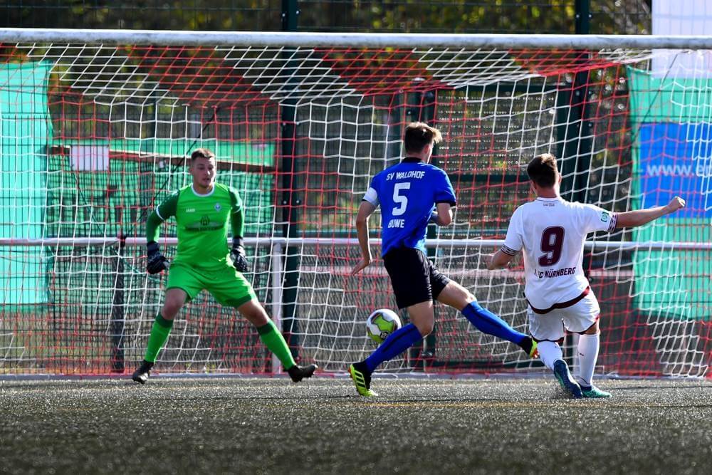 Der 1.FC Nürnberg bezwingt den SV Waldhof mit 2:0 beim Finale des Inselcups 2018