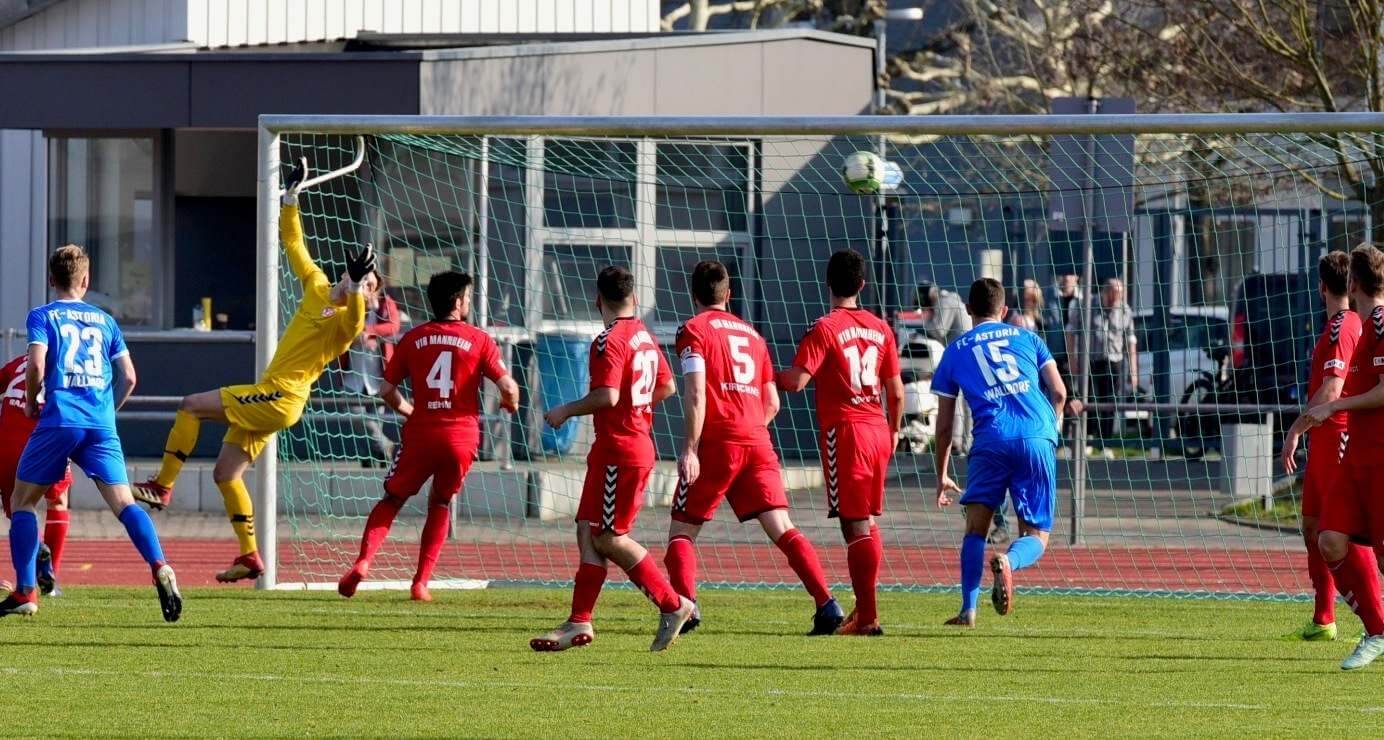 Nur Hiobsbotschaften für den VfR ++ Beim 0:2 in Walldorf bricht sich Timo Raab die Hand