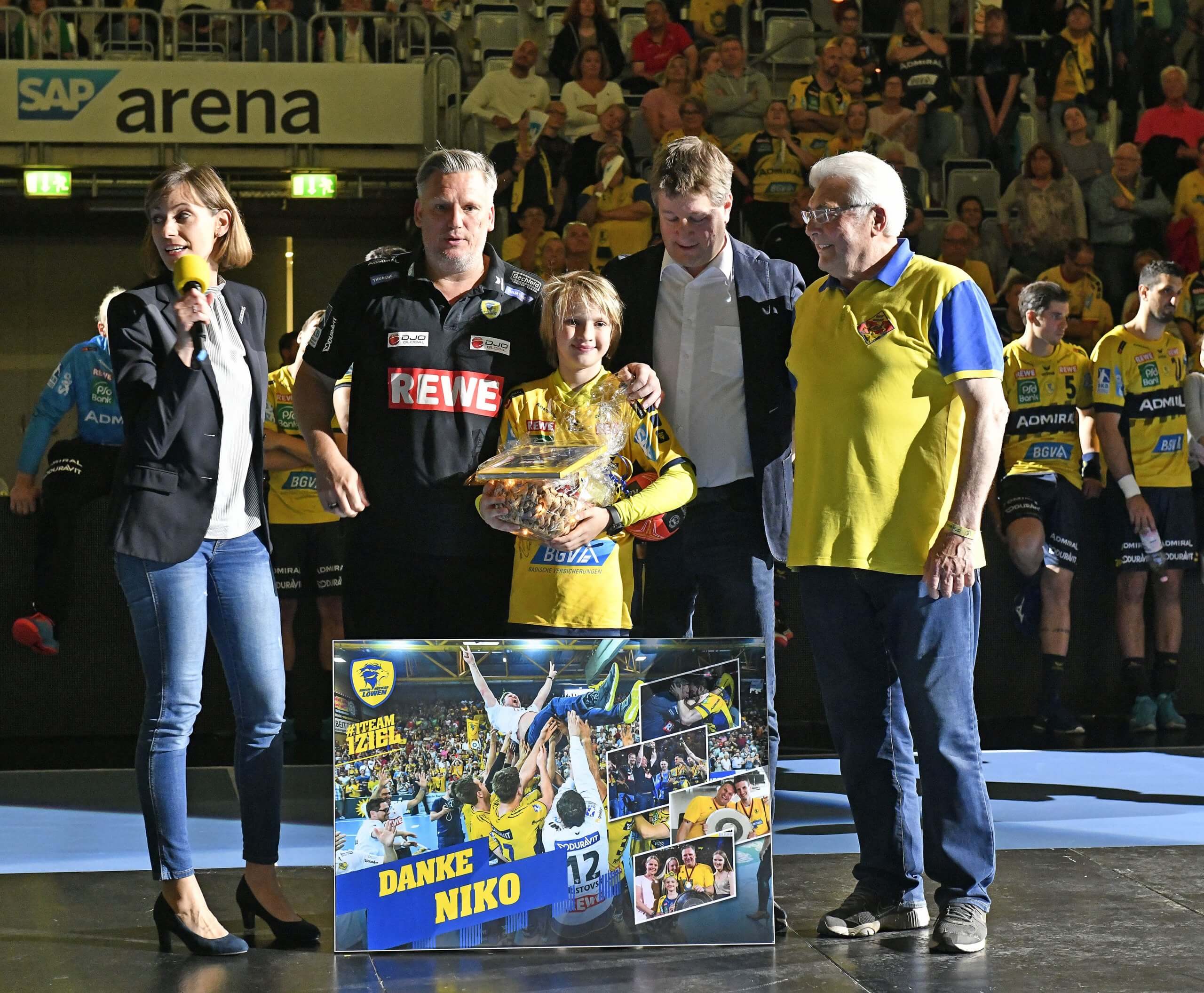 Eine Pleite zum Abschied – Im letzten Heimspiel von Trainer Nikolaj Jacobsen kassierten die Löwen eine Derbypleite gegen die Eulen