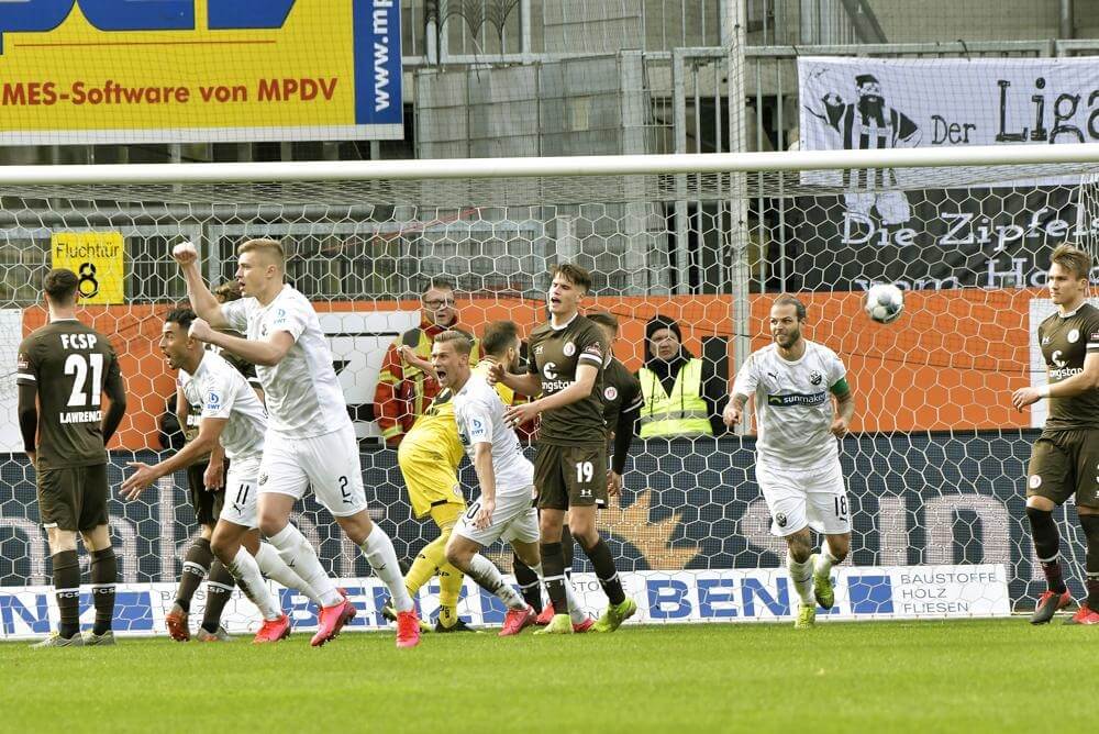 So wie hier gegen St. Pauli will Robin Scheu vom SV Sandhausen auch gegen Aue jubeln Bild: Berno Nix