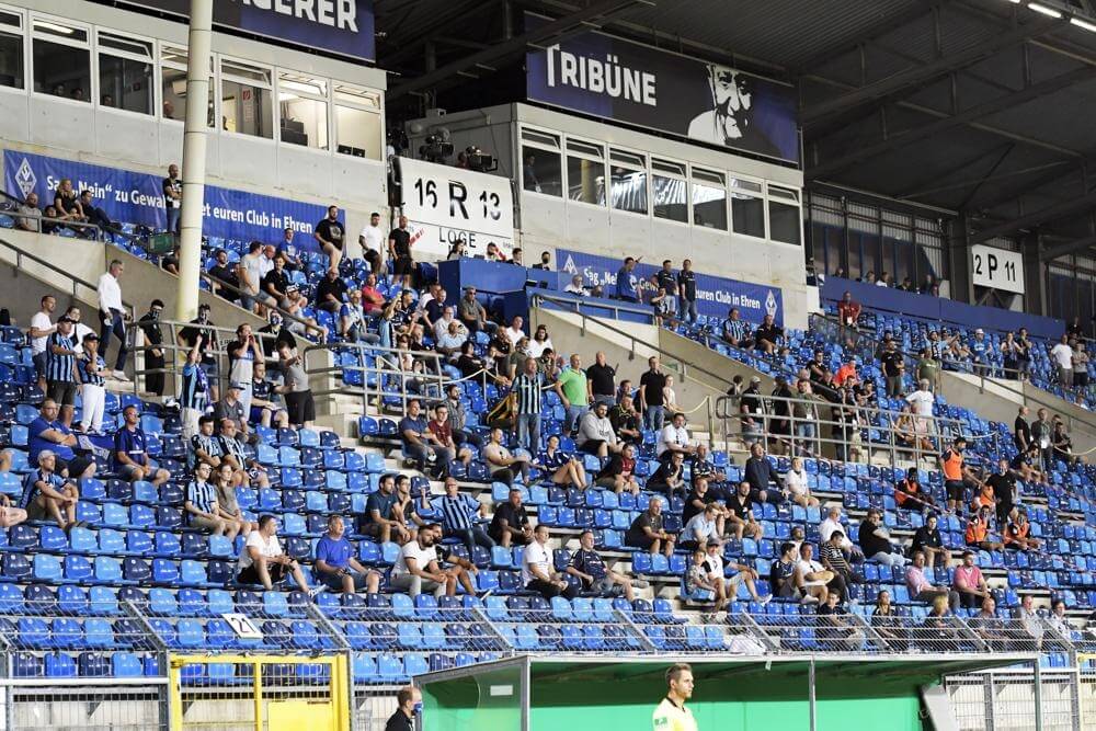 Auch beim SV Waldhof darf wieder vor Zuschauern gespielt werden  Bild: AS Sportfoto