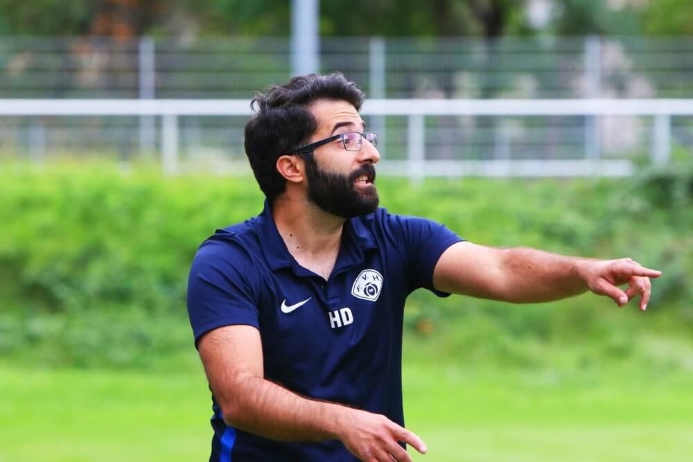 Hasan Dogan vom Schlusslicht FV Hockenheim empfängt Germania Friedrichsfeld Bild: Lothar Fischer