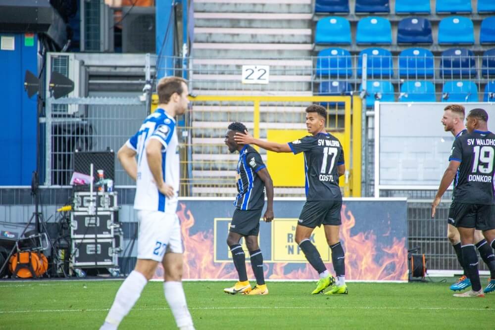 Joseph Boyamba jubelt nach seinem Tor gegen den 1.FC Magdeburg Bild: Alfio Marino