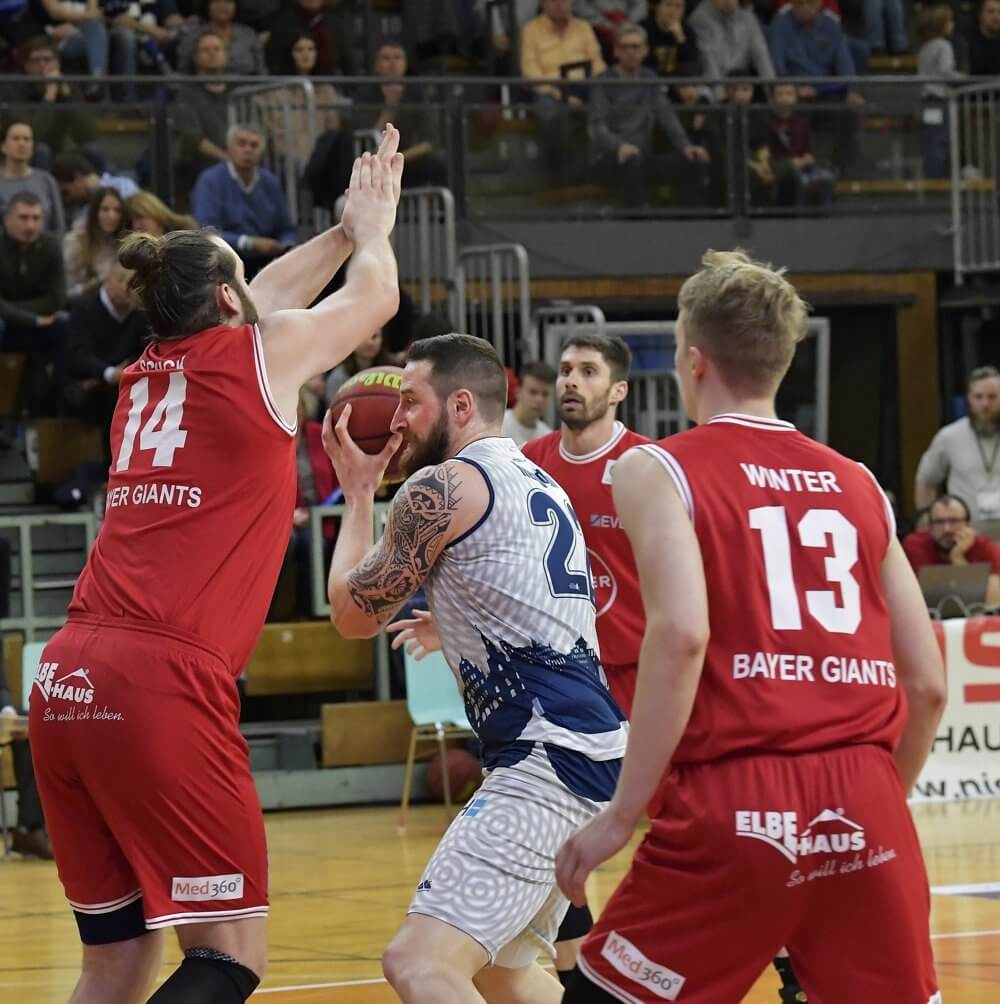 MLP Academics verlieren bei den BAYER Giants Leverkusen