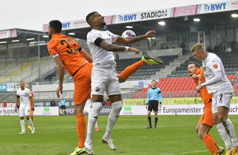 Archivbild. Daniel Keita-Ruel (weiß) trifft mit dem SVSandhausen auf seinen Ex-Club Greuther Fürth Bild: AS Sportfoto