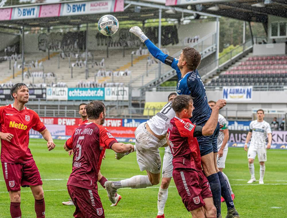 Archivbild - Sandhausen-Regensburg.  AS Sportfoto