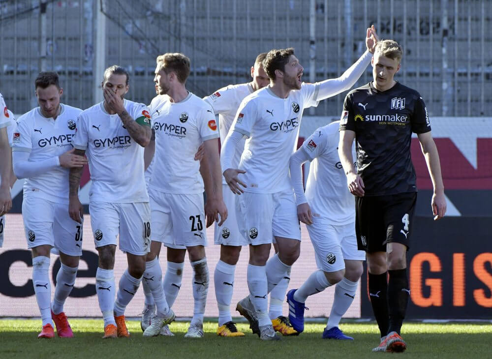 Sandhäuser Erleichterung nach dem Treffer zum 3:0 durch Klingmann. Bild: AS Sportfoto