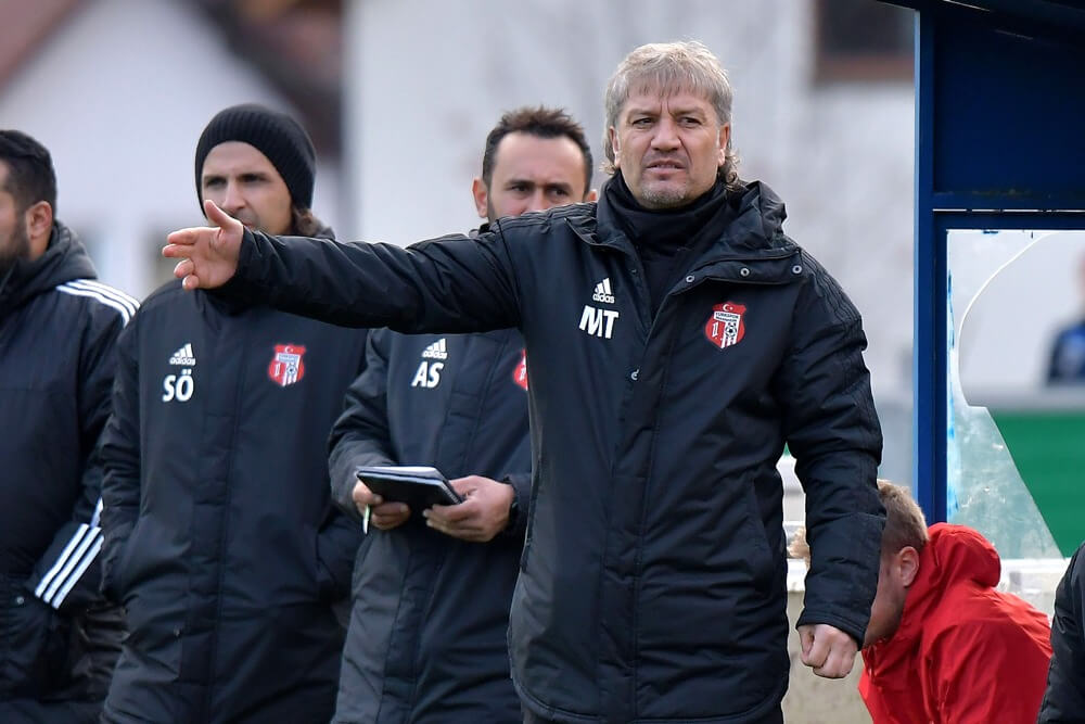 Mehmet Ali Topal (im Vordergrund), hier noch als Trainer des FC Türkspor Mannheim. Archivbild: Siegfried Lörz