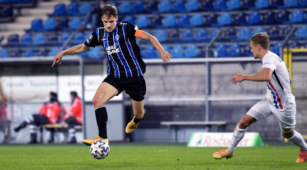 Max Christiansen (blau) wechselt zum Bundesligaaufsteiger Fürth. AS Sportfoto