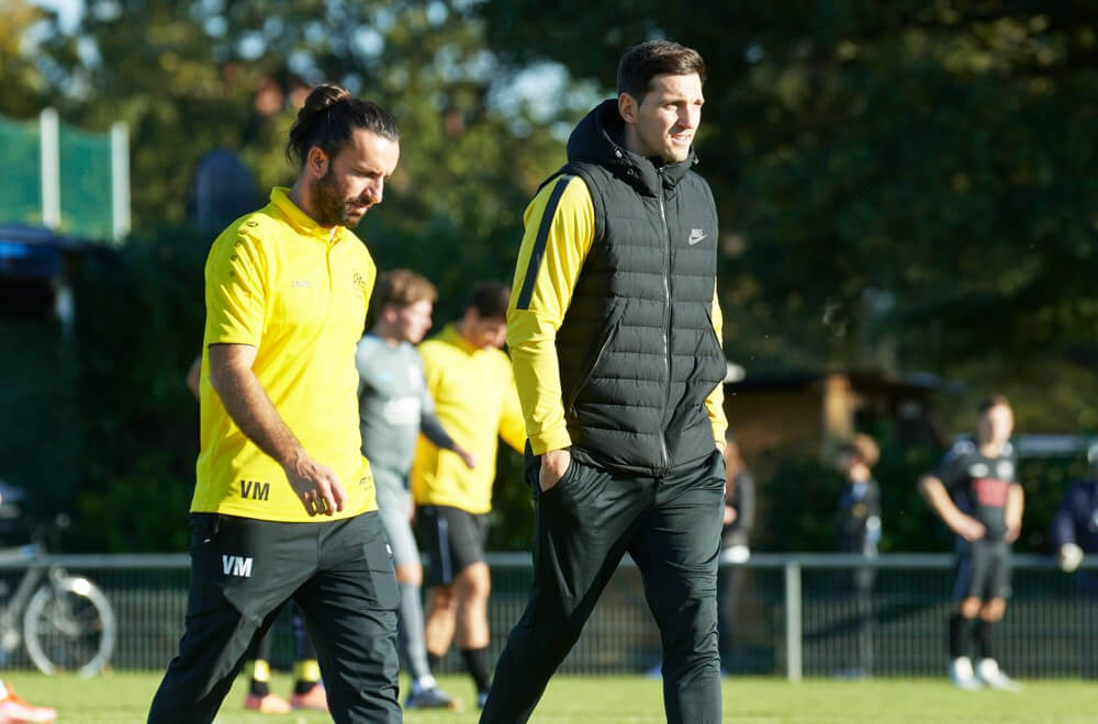 Gartenstadts Trainer Markus Urban (re.) und Co-Trainer Valon Muja (li.) stehen gegen Plankstadt unter Erfolgsdruck. Bild: Berno Nix