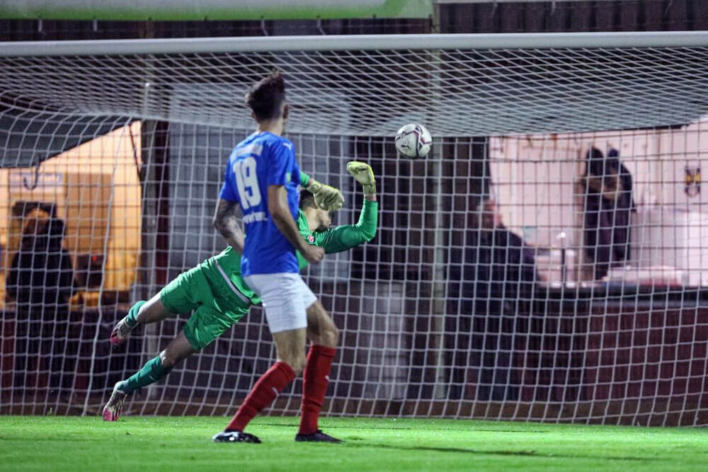 VfR Mannheim verliert in doppelter Unterzahl 1:3 (1:2) gegen den SV Waldhof U23