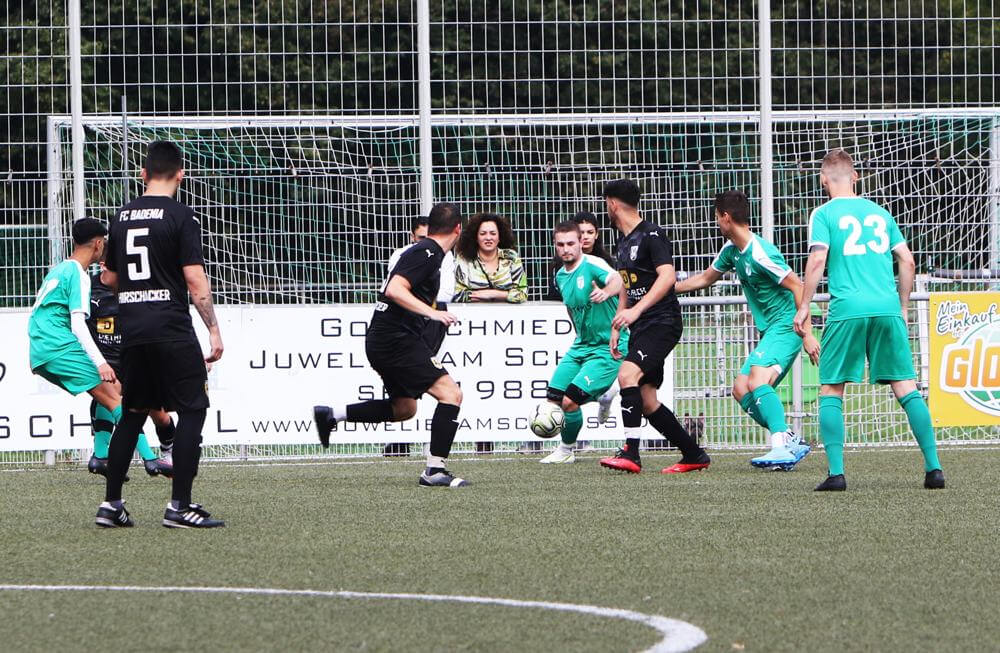 Spielszene FC Hirschacker - SG Oftersheim. Bild: Lothar Fischer