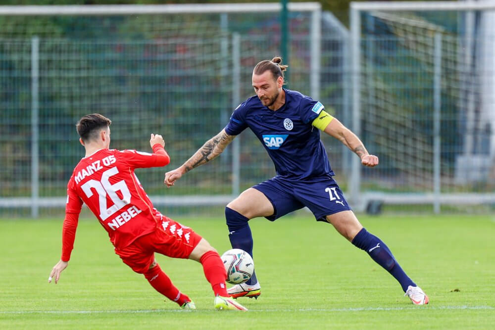 Der FC Astoria muss zum Rückrundenstart beim FC Gießen ran ++ Spiel ist noch nicht final sicher