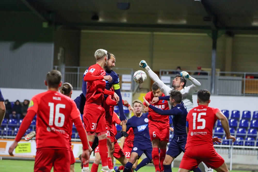 Gebrauchter Abend für den FC Astoria ++ 0:4 gegen den TSV Steinbach