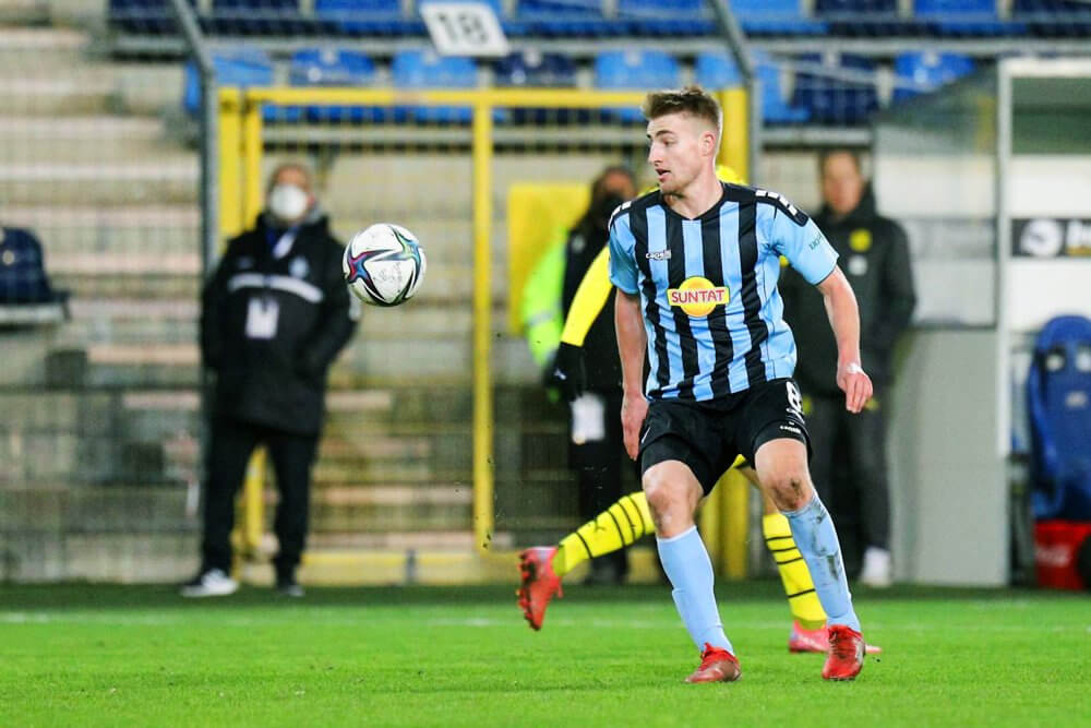 Glück gehabt – Der SV Waldhof gewinnt durch ein Last-Minute-Tor 2:1 in Würzburg