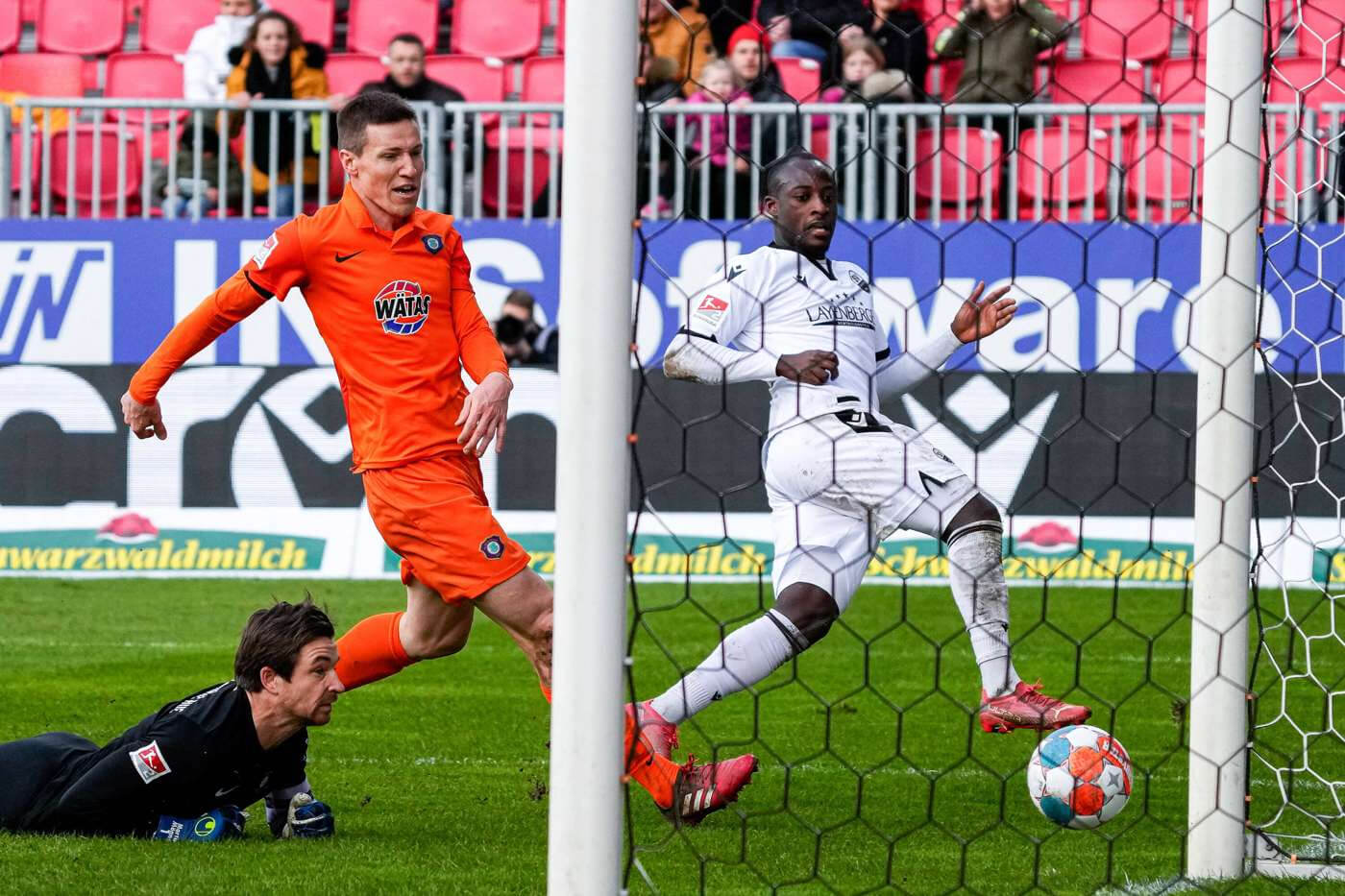 Wichtiger erster Heimsieg der Saison: SVS bezwingt Erzgebirge Aue mit 2:0