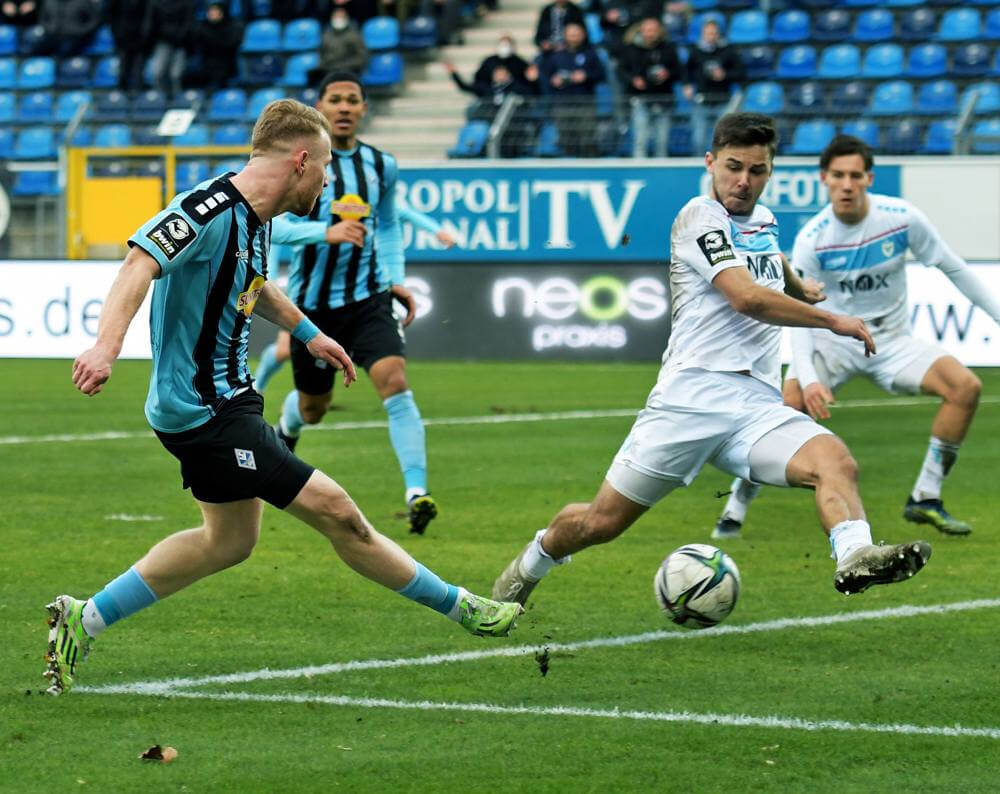 Gewackelt, aber nicht gefallen – Der SV Waldhof schlägt Viktoria Berlin mit 3:2