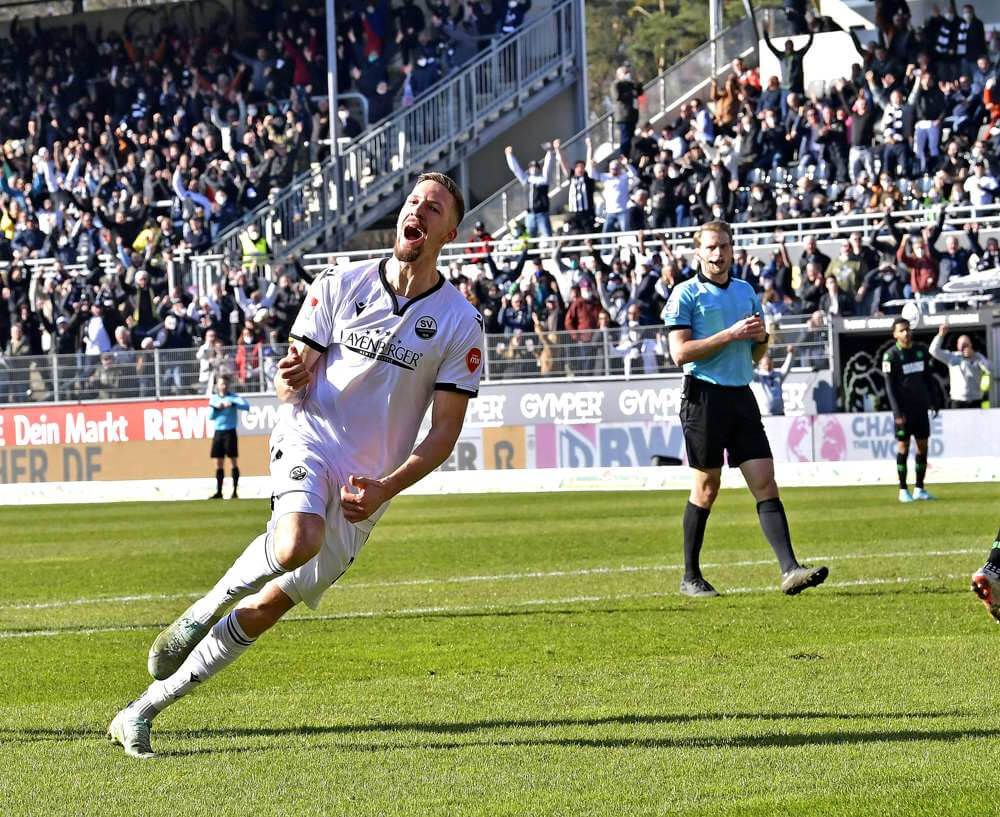 Okoroji verwandelt Eckball direkt: SV Sandhausen besiegt Hannover 96 mit 3:1 (2:1)