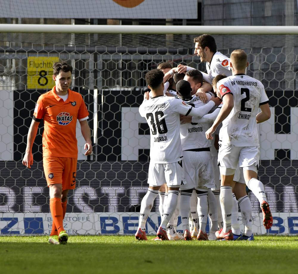 Nach dem Spiel gegen Holstein Kiel – Liveband und Freibier