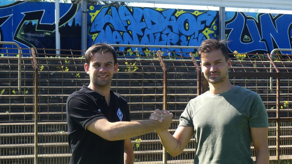 Links Tim Schork, rechts Julian Riedel vom FC Hansa Rostock. Bild: SVW
