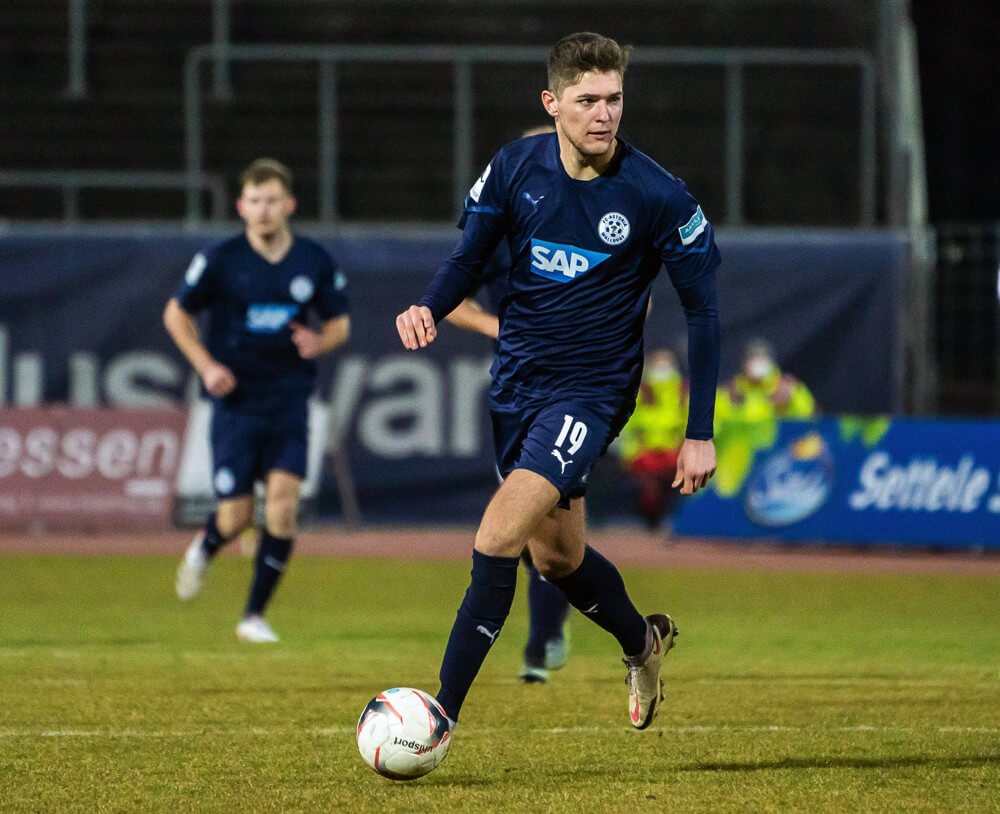 Der FC Astoria Walldorf bezwingt den VfR Mannheim mit 3:1 und zieht in das Achtelfinale des BFV-Pokals ein