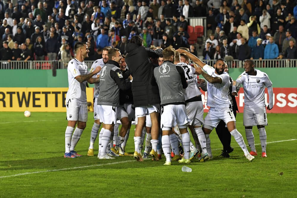 10:9 nach Elfmeterschießen, SV Sandhausen zieht ins Pokal-Achtelfinale ein!