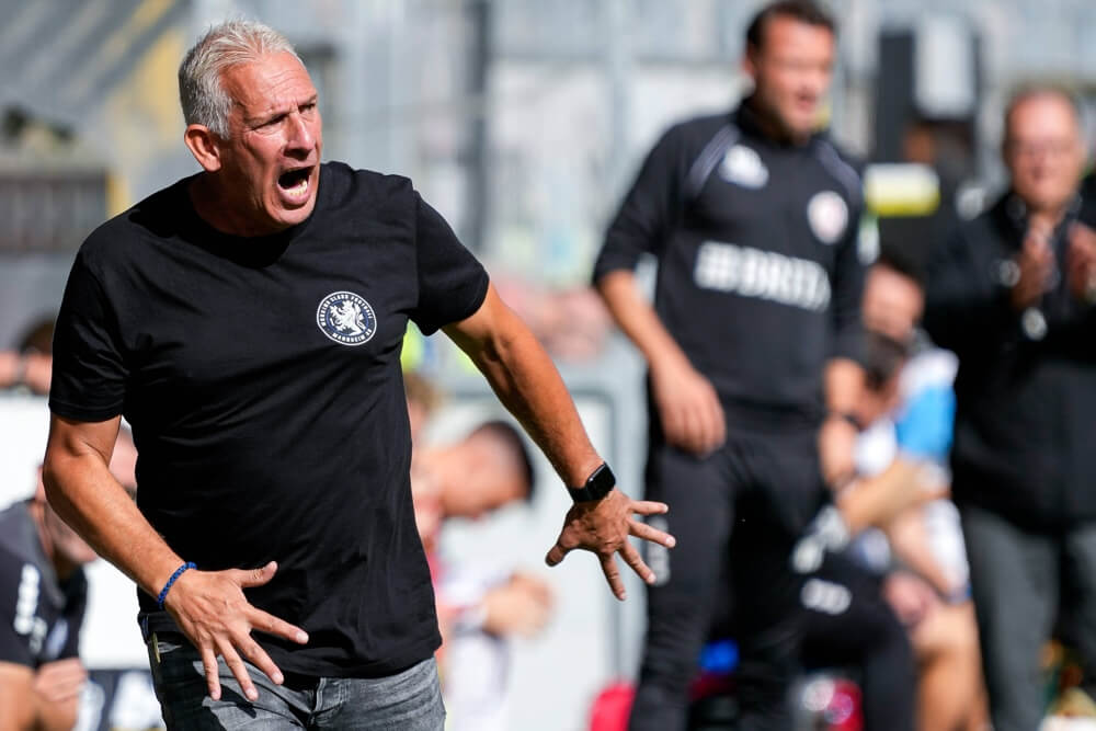 „Buwe“ mussten zum Rapport ++ Nach 5:0 (3:0) Pleite beim VfL Osnabrück steht Trainer Neidhart im Zentrum der Kritik