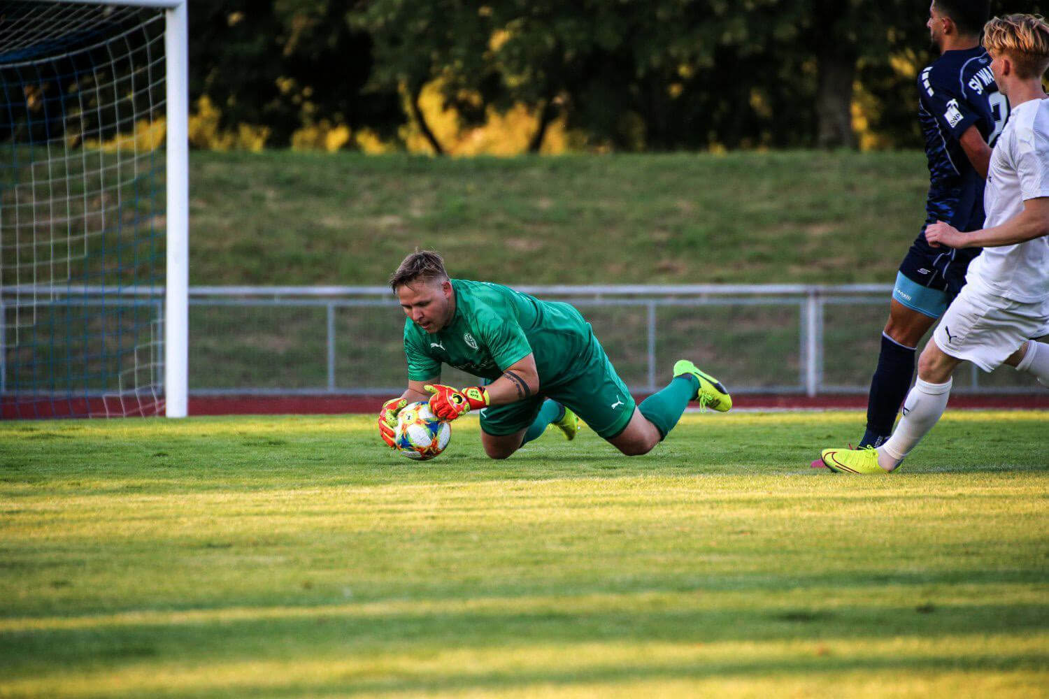 Keeper Dennis Broll hält bei Heddesheimer 2:1 (2:0) Sieg beim VfB Eppingen die Punkte fest