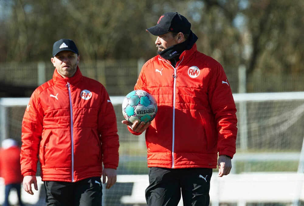 Donnerhall beim SC Rot-Weiß Rheinau ++ Trainer Peter Brandenburger legt sein Amt nieder