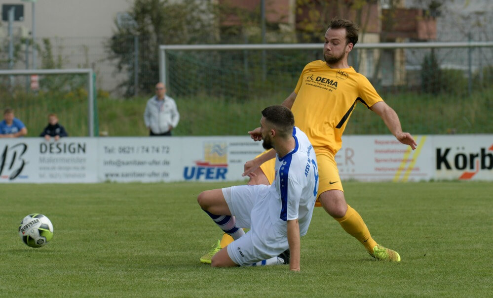 Verbandsliga-Kellerduell zwischen dem VfL Kurpfalz Neckarau und der TSG 62/09 Weinheim